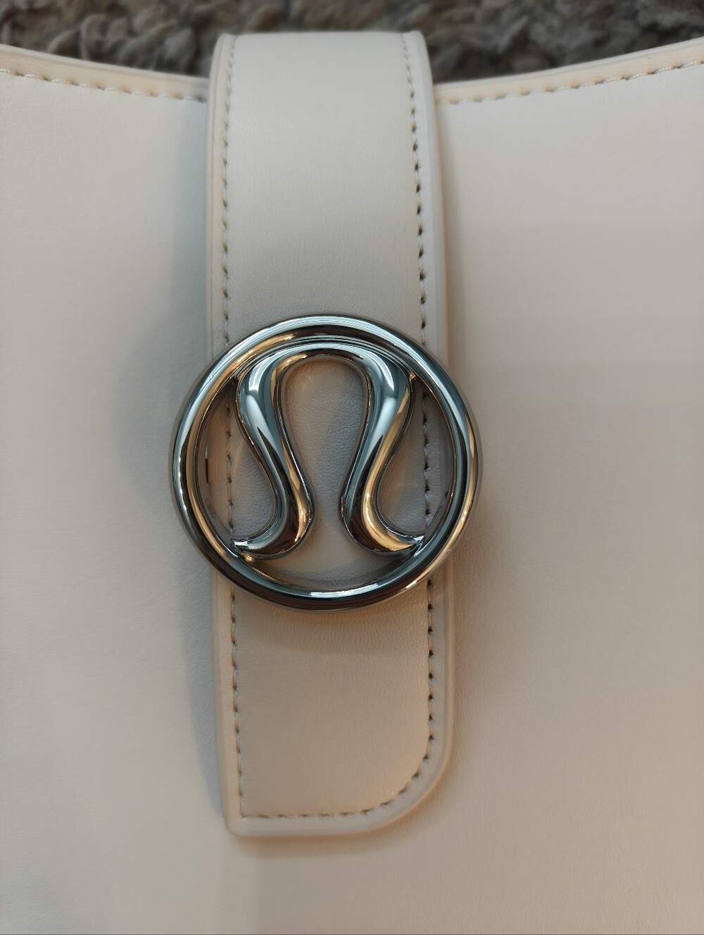🌵 Lululemon Leather Alternative Shoulder Bag Purse 8L Cashew MSRP $228 NWT - Picture 11 of 16